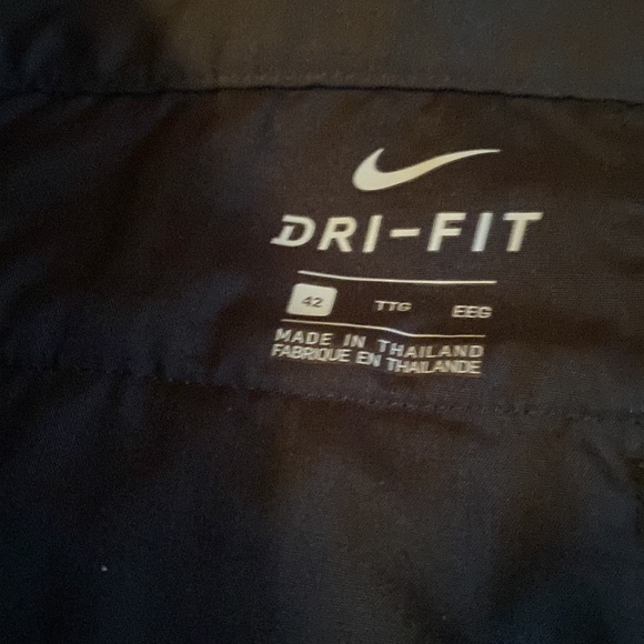 Men’s Nike golf shorts NWOT - Picture 3 of 3